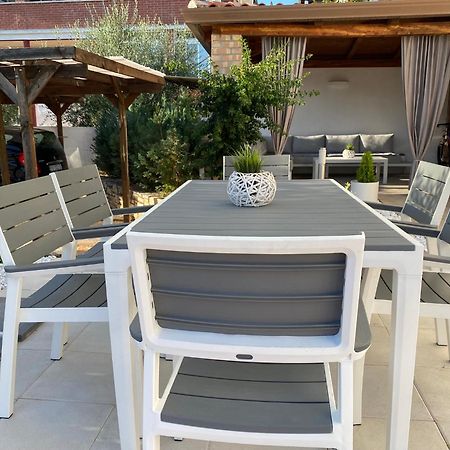Apartments Roberta Novigrad Istria Esterno foto