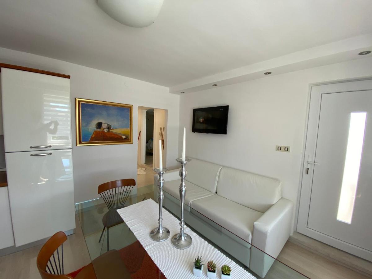 Apartments Roberta Novigrad Istria Esterno foto
